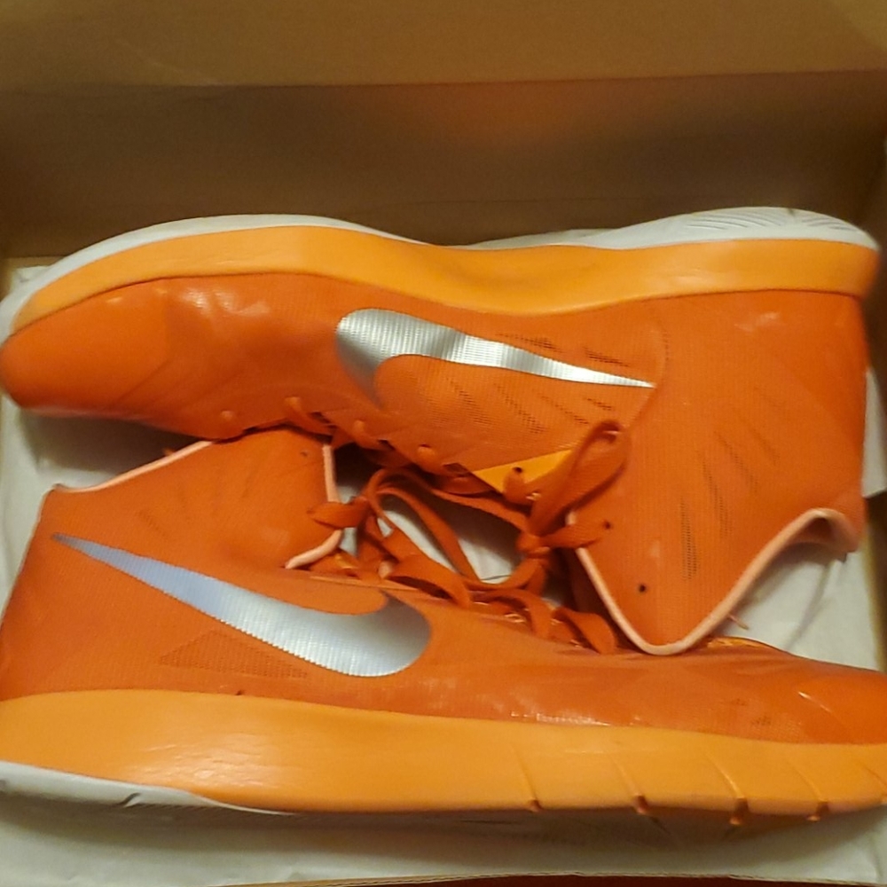 Size 14 Nike Hyperquickness